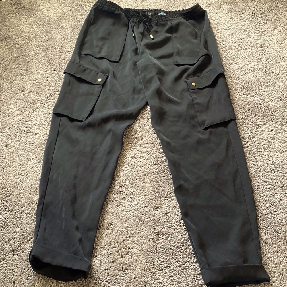 H&M Women's Black Cuffed Cargo Pants Elastic Waist Drawstring Soft